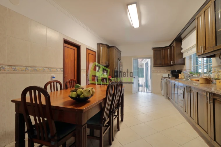 Moradia T5 para Venda em Fernao Ferro Foto 7