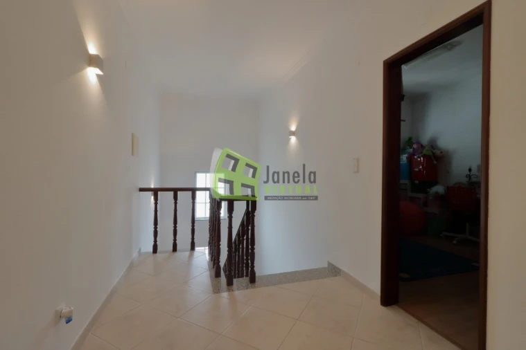 Moradia T5 para Venda em Fernao Ferro Foto 14