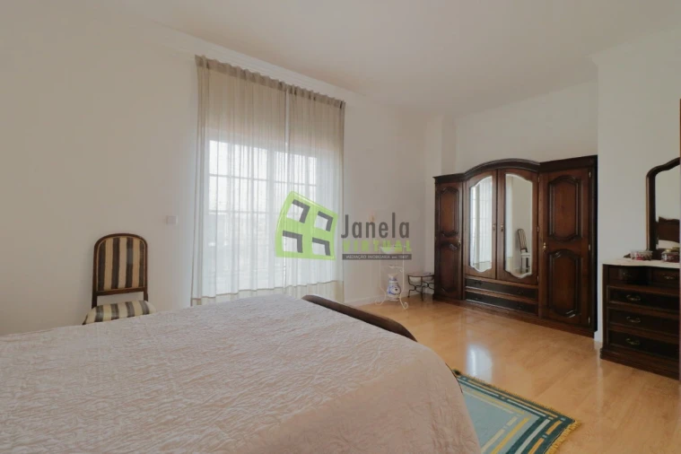 Moradia T5 para Venda em Fernao Ferro Foto 19