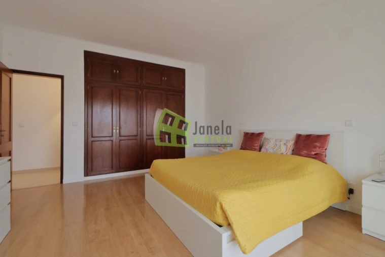 Moradia T5 para Venda em Fernao Ferro Foto 27