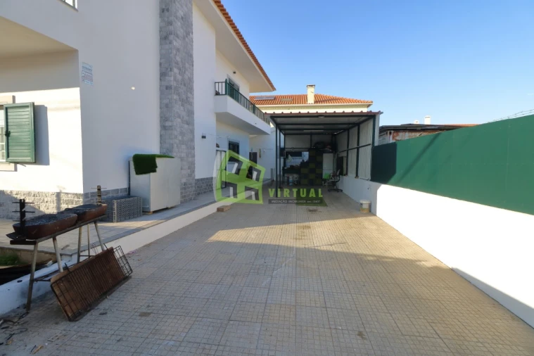 Moradia T5 para Venda em Fernao Ferro Foto 43