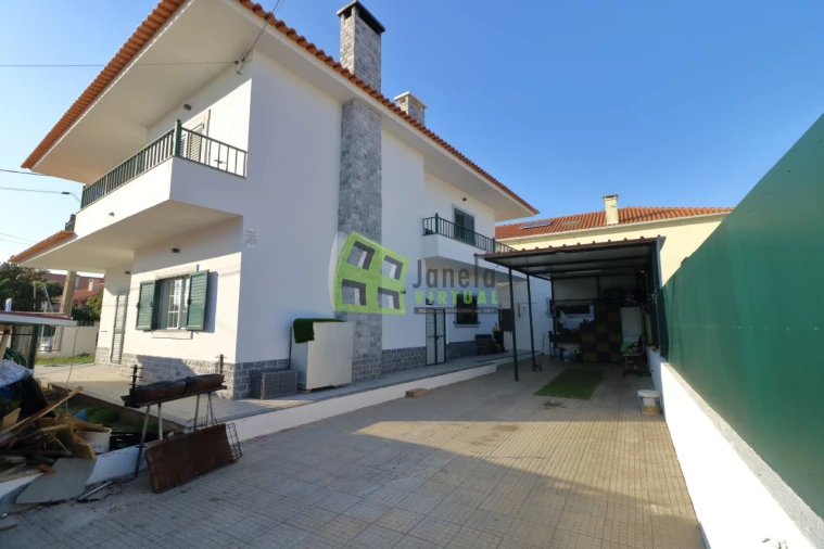 Moradia T5 para Venda em Fernao Ferro Foto 44