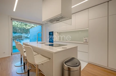 Moradia T6 para Venda em Aldoar, Foz do Douro e Nevogilde