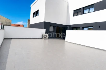 Apartamento T3 para Venda em Póvoa de Varzim, Beiriz e Argivai