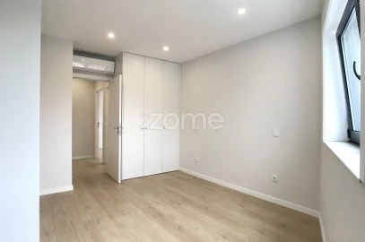 Apartamento T3 para Venda em Póvoa de Varzim, Beiriz e Argivai