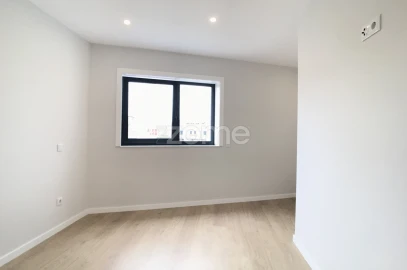 Apartamento T3 para Venda em Póvoa de Varzim, Beiriz e Argivai