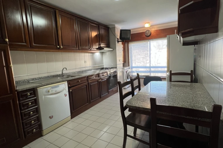 Apartamento T2 para Arrendamento em São Mamede de Infesta e Senhora da Hora Foto 1