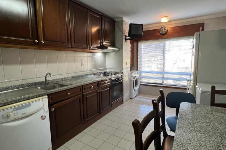 Apartamento T2 para Arrendamento em São Mamede de Infesta e Senhora da Hora Foto 12