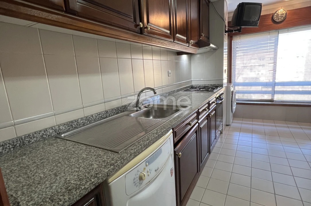 Apartamento T2 para Arrendamento em São Mamede de Infesta e Senhora da Hora Foto 11