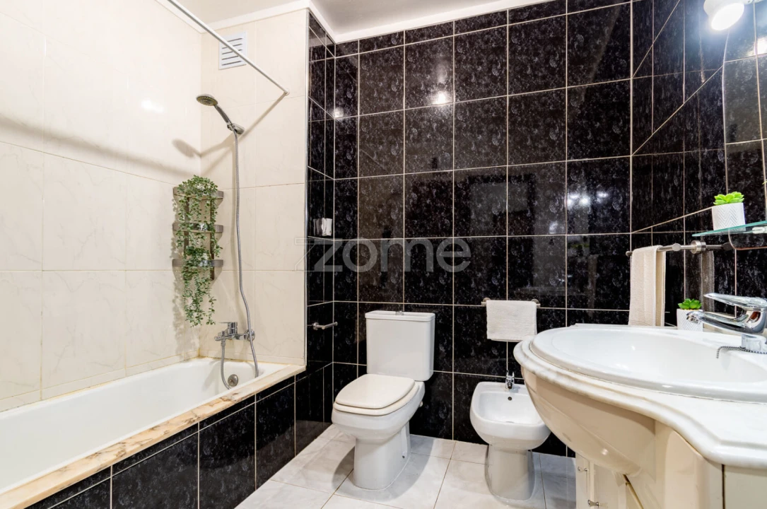 Apartamento T2 para Venda em Rio Tinto Foto 27