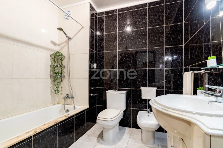 Apartamento T2 para Venda em Rio Tinto Foto 27