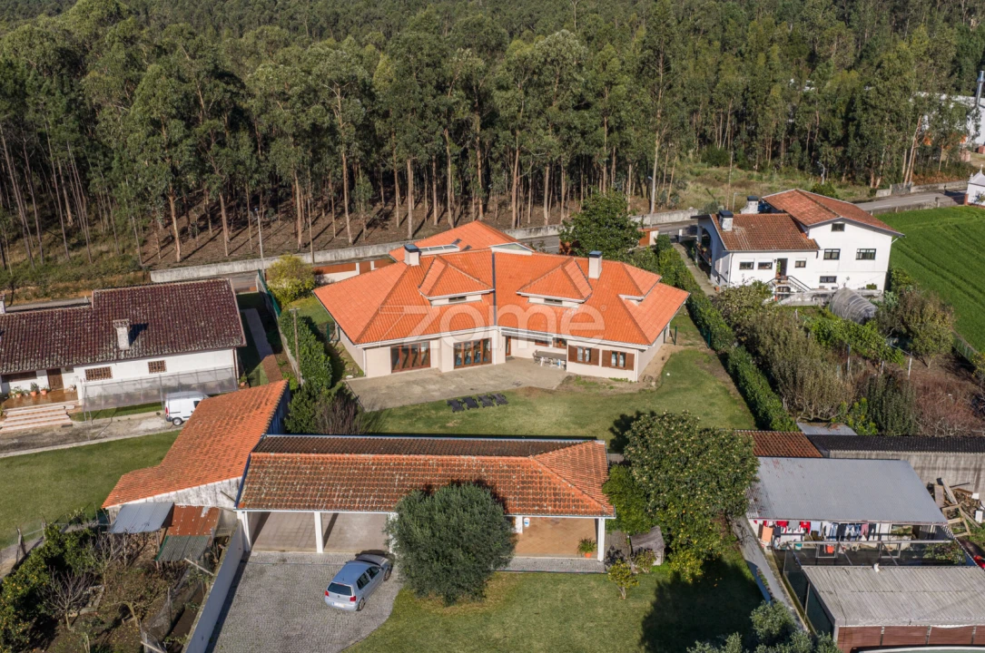 Moradia T4 para Venda em Loureiro Foto 42