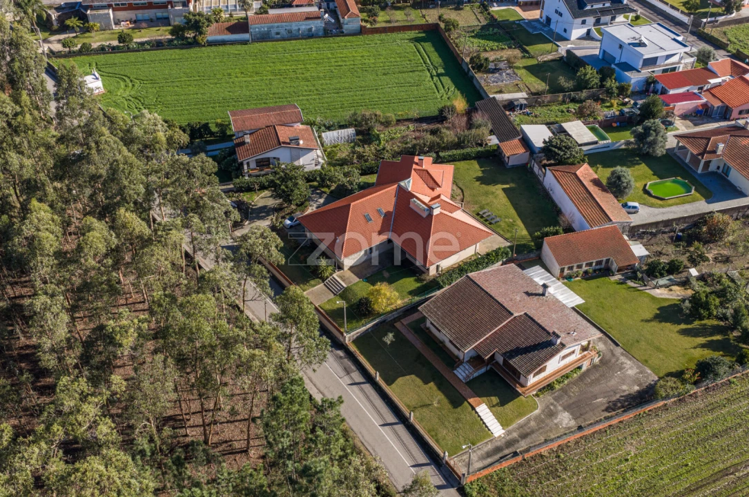 Moradia T4 para Venda em Loureiro Foto 43