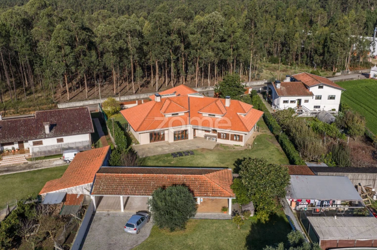 Moradia T4 para Venda em Loureiro Foto 42