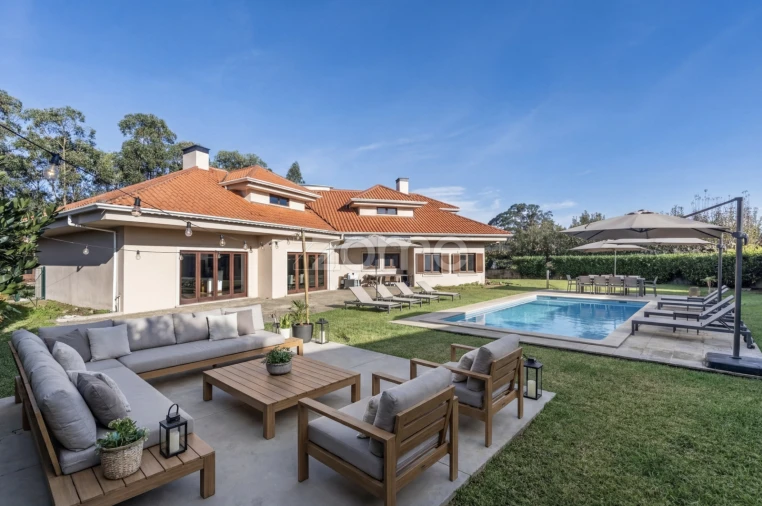 Moradia T4 para Venda em Loureiro Foto 2