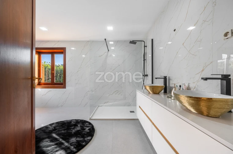 Moradia T4 para Venda em Loureiro Foto 20