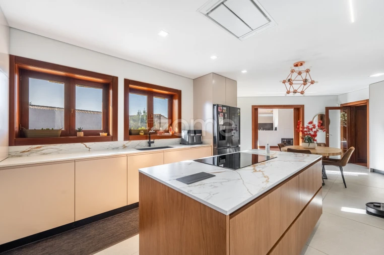 Moradia T4 para Venda em Loureiro Foto 7