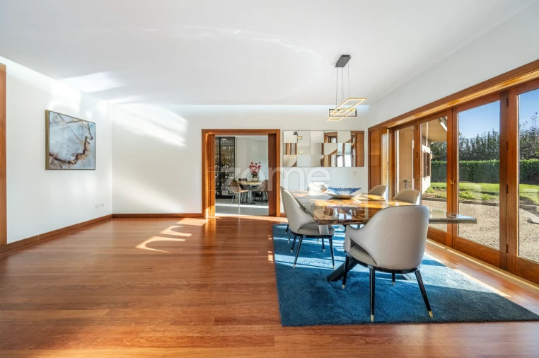 Moradia T4 para Venda em Loureiro Foto 10