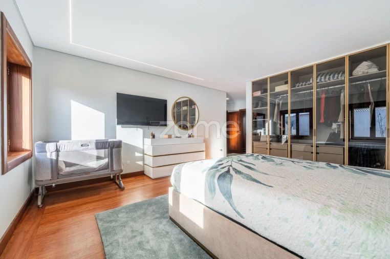 Moradia T4 para Venda em Loureiro Foto 24