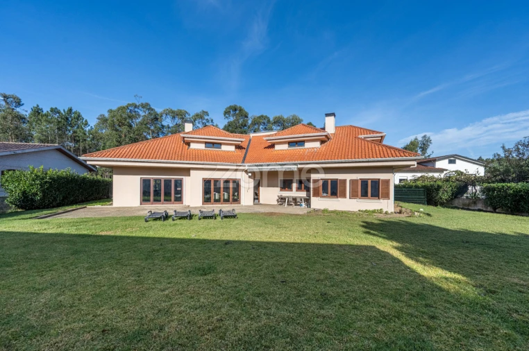 Moradia T4 para Venda em Loureiro