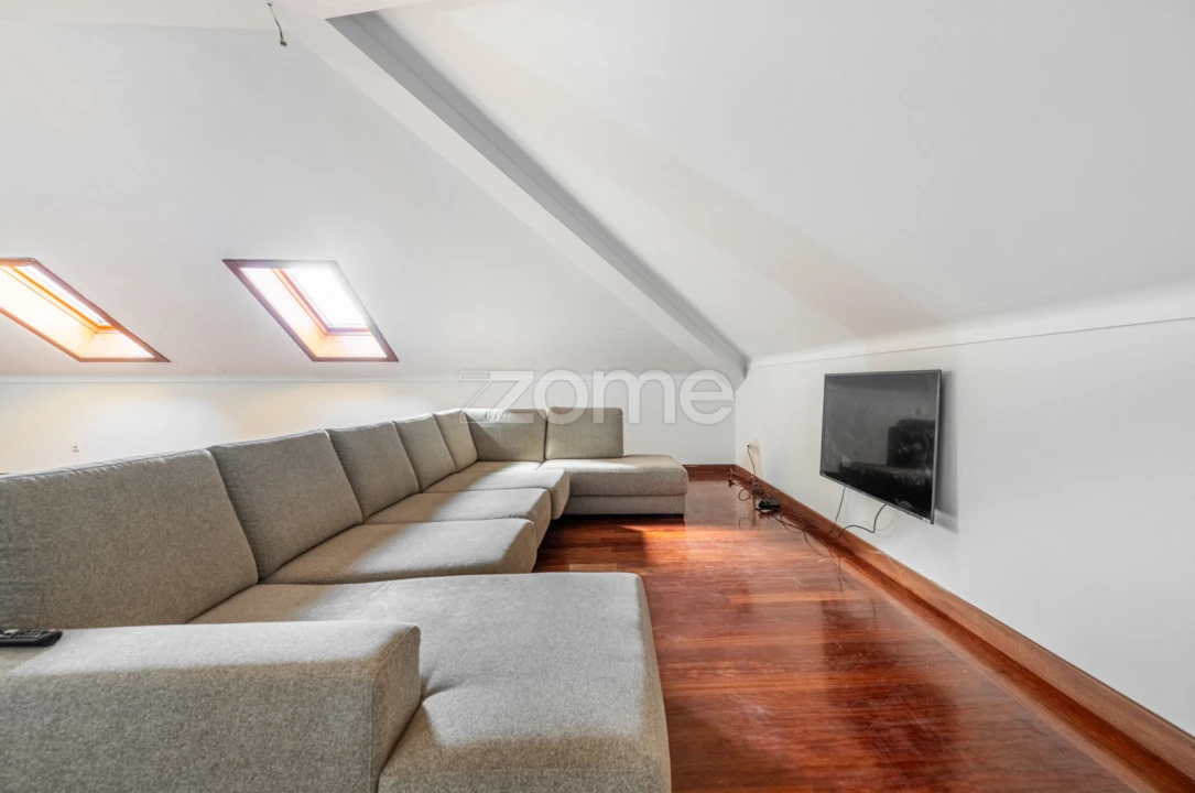 Moradia T4 para Venda em Loureiro Foto 35