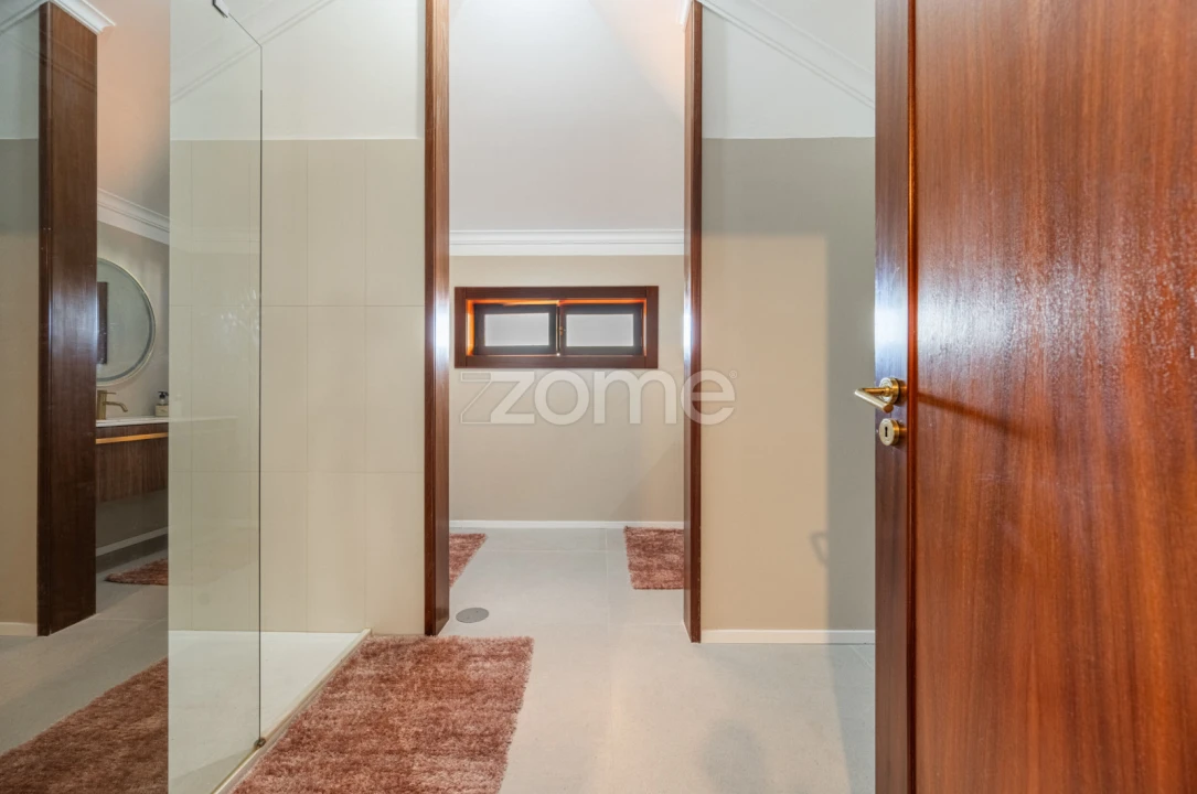 Moradia T4 para Venda em Loureiro Foto 28