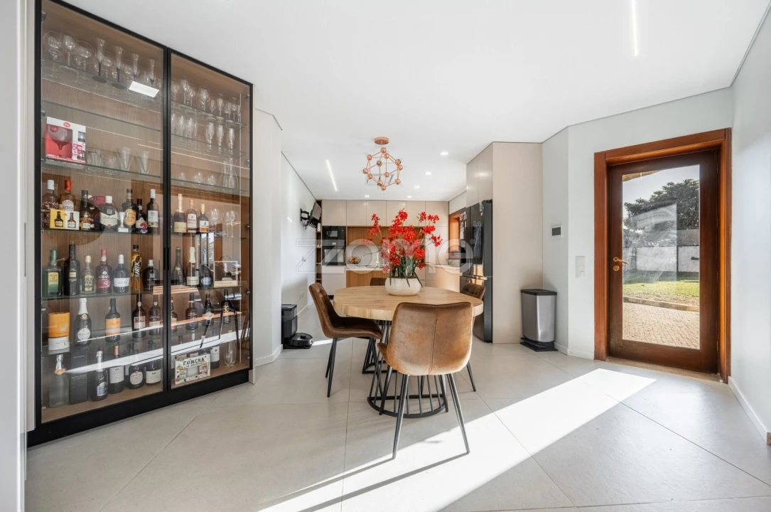 Moradia T4 para Venda em Loureiro Foto 5