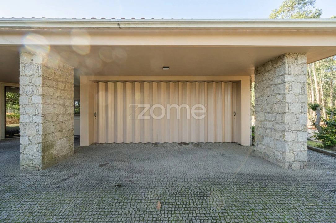 Moradia T4 para Venda em Loureiro Foto 39