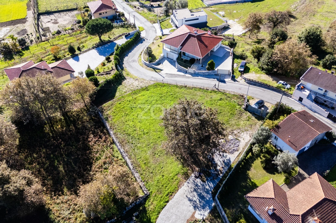 Terreno para Venda em Campos e Louredo Foto 14