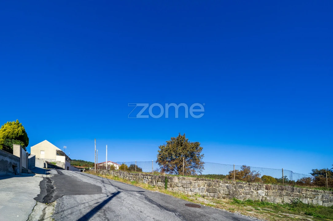 Terreno para Venda em Campos e Louredo Foto 6