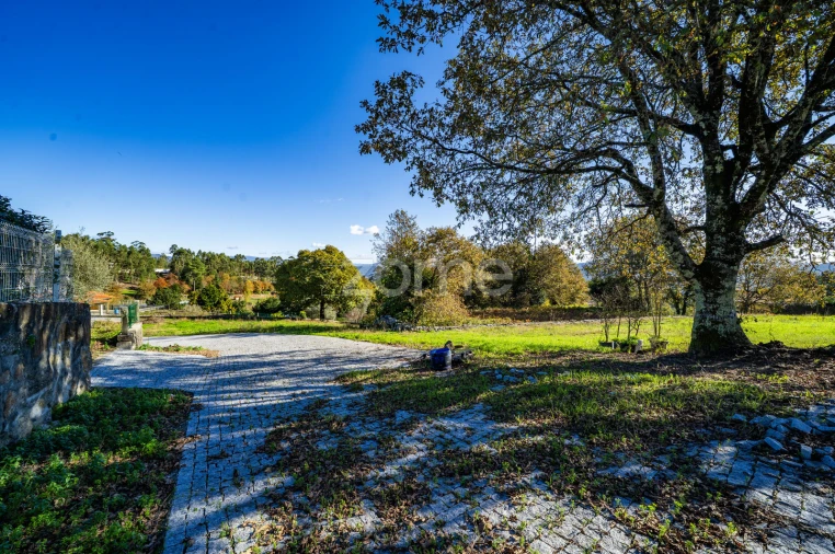 Terreno para Venda em Campos e Louredo Foto 9