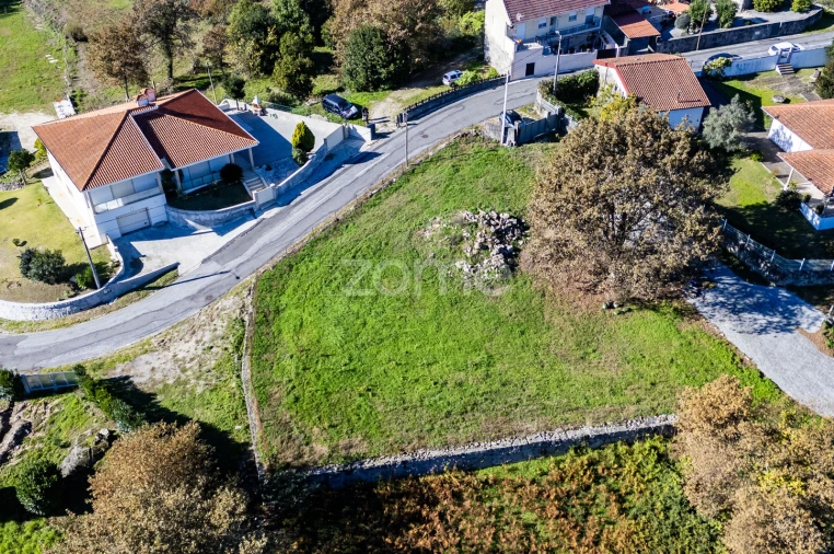 Terreno para Venda em Campos e Louredo Foto 13