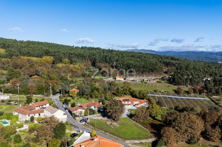 Terreno para Venda em Campos e Louredo Foto 2