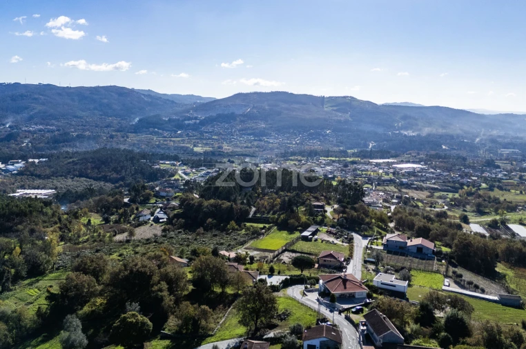 Terreno para Venda em Campos e Louredo Foto 21