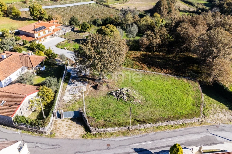 Terreno para Venda em Campos e Louredo Foto 3