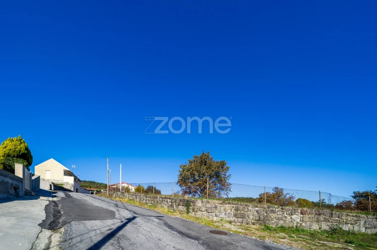 Terreno para Venda em Campos e Louredo Foto 6
