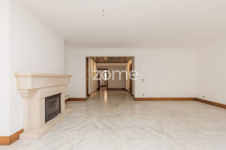 Apartamento T3 para Arrendamento em Sé Nova, Santa Cruz, Almedina e São Bartolomeu Foto 3