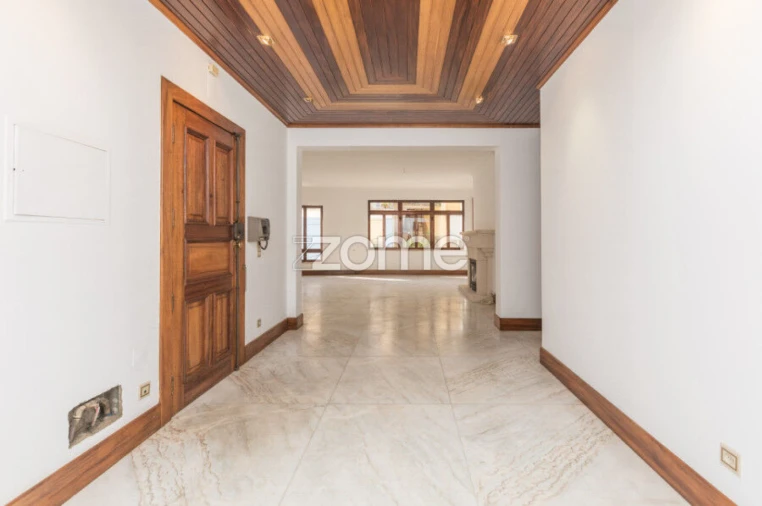 Apartamento T3 para Arrendamento em Sé Nova, Santa Cruz, Almedina e São Bartolomeu Foto 2