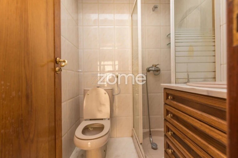 Apartamento T3 para Arrendamento em Sé Nova, Santa Cruz, Almedina e São Bartolomeu Foto 13