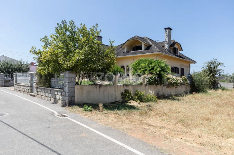 Moradia T6 para Venda em Arganil Foto 3