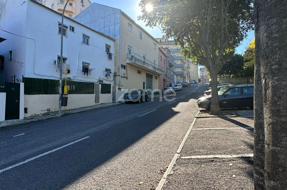 Prédio para Venda em Encosta do Sol Foto 12