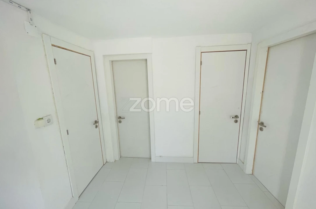 Prédio para Venda em Encosta do Sol Foto 2