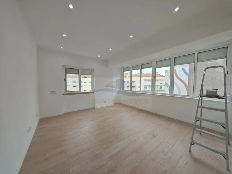 Apartamento T3 para Venda em Falagueira-Venda Nova Foto 6