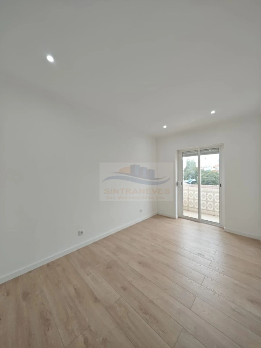 Apartamento T3 para Venda em Falagueira-Venda Nova Foto 7