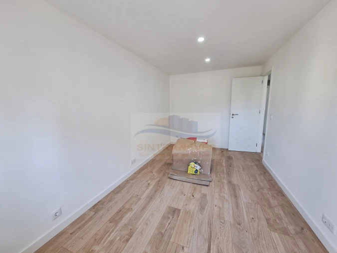 Apartamento T3 para Venda em Águas Livres Foto 6