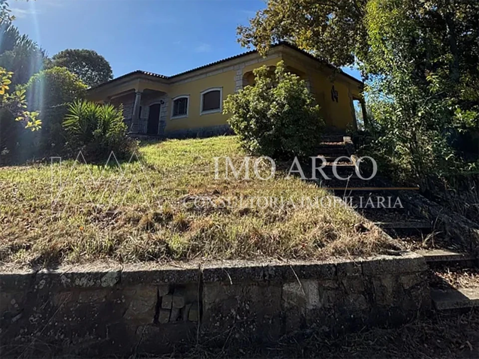 Moradia T5 para Venda em Meinedo Foto 3