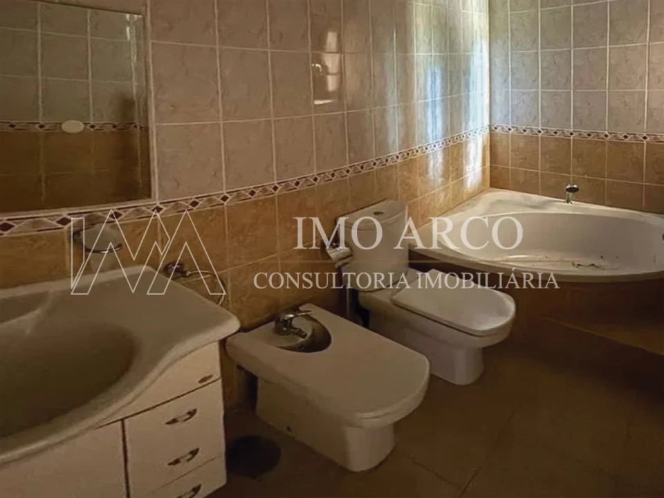 Moradia T5 para Venda em Meinedo Foto 19