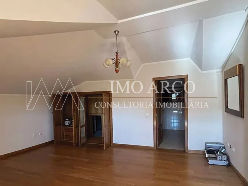 Moradia T5 para Venda em Meinedo Foto 22