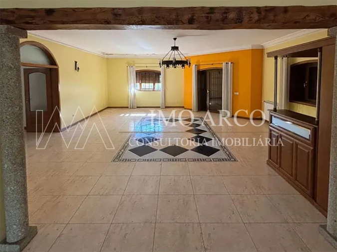 Moradia T5 para Venda em Meinedo Foto 7