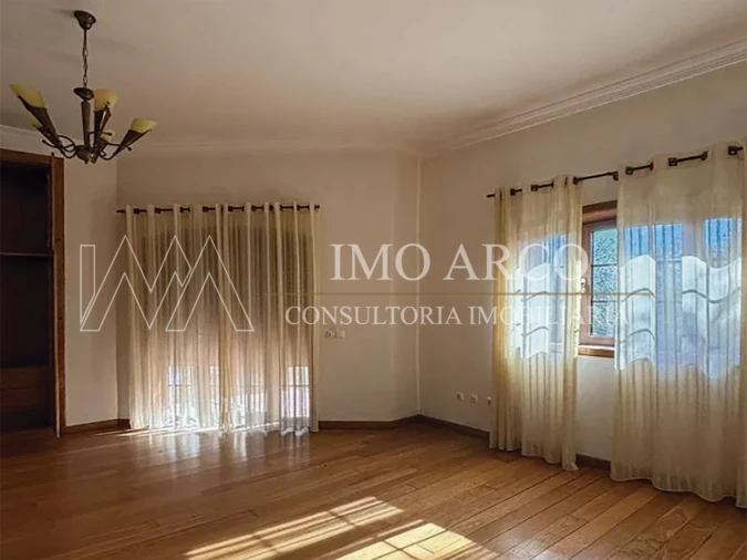 Moradia T5 para Venda em Meinedo Foto 23